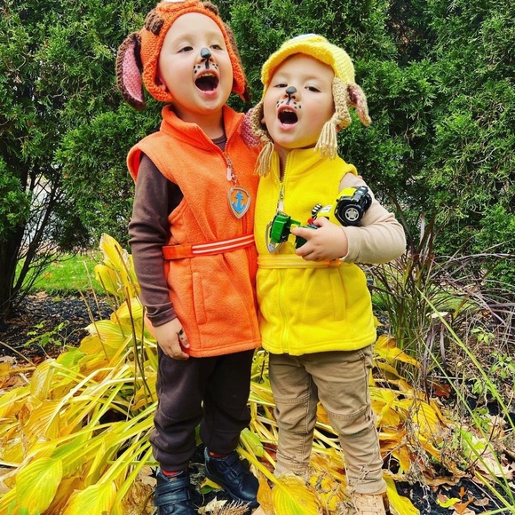 Paw Patrol Rubble Character Hand Knit Hat - Picture 3 of 3